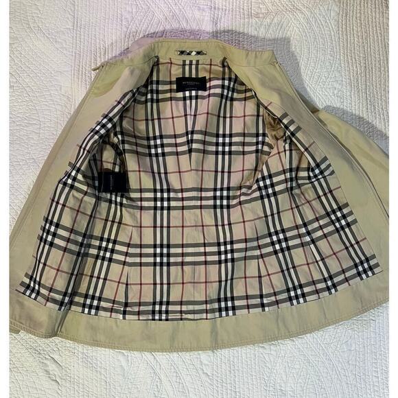 Burberry London Nova Chek lite weight jacket